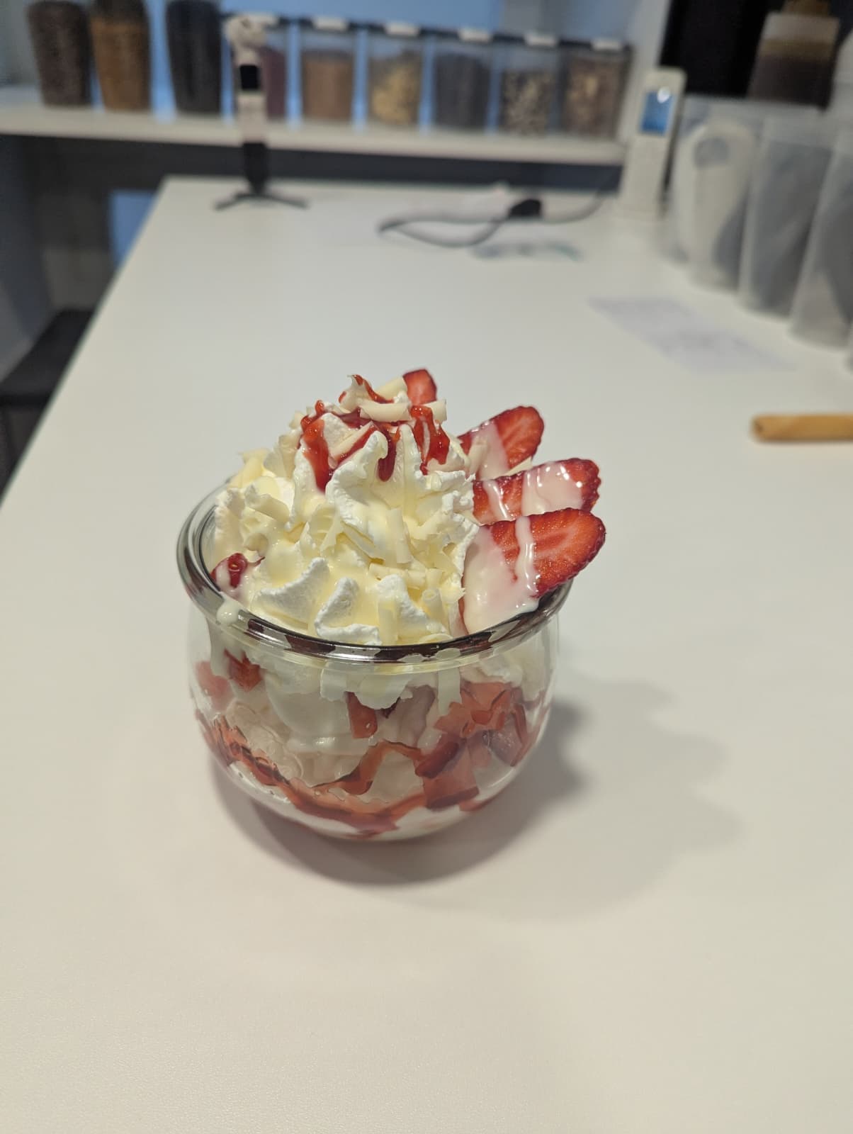 Strawberry sundae with fresh fruits